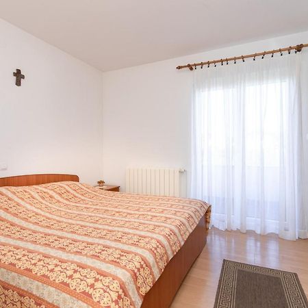 2-Bedroom Krk Apartment - Near Krk Beaches & Town! Krk Town Dış mekan fotoğraf