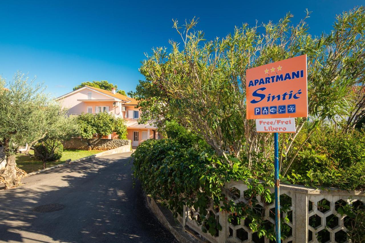 2-Bedroom Krk Apartment - Near Krk Beaches & Town! Krk Town Dış mekan fotoğraf